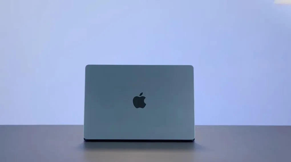 MacBook Air M2 - Thiết kế thời thượng