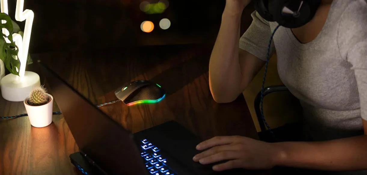 Lenovo Legion 5 15ACH6 R7 (ảnh 8)